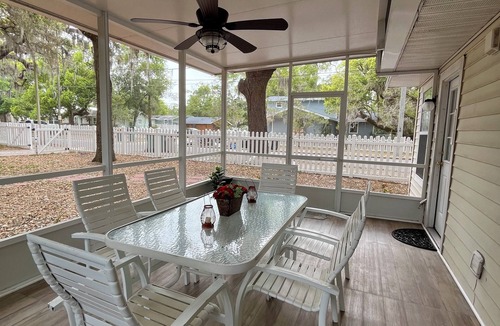 Mount Dora House | Cozy Cottage in Historic Mount Dora. 3 bedrooms & 2 bathrooms.