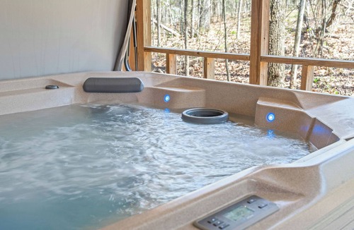 Branson Cottage | COZY COTTAGE - Private Hot Tub and Fire Pit