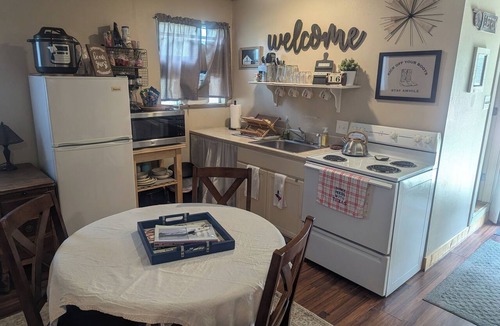 Keller Cottage | Cozy country cottage in Keller