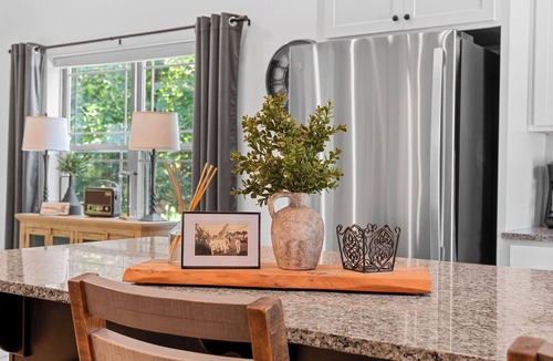 Hollister House | Cozy Creek Cabin - Tall Timbers