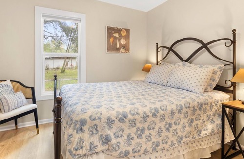 Pleasant Street House | Cozy Downtown GNV Bungalow - Minutes to UF Campus!