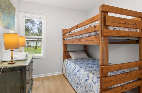 Pleasant Street House | Cozy Downtown GNV Bungalow - Minutes to UF Campus!