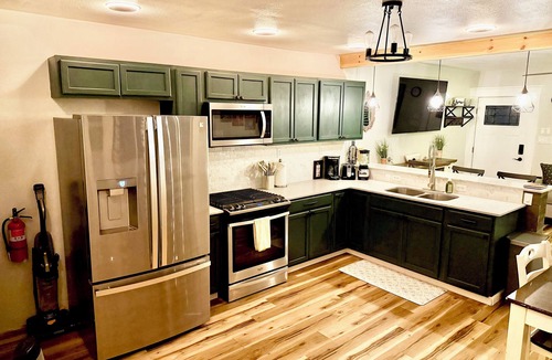 Central Colorado Springs House | Cozy Downtown Loft/Private Office & Walk-in Closet