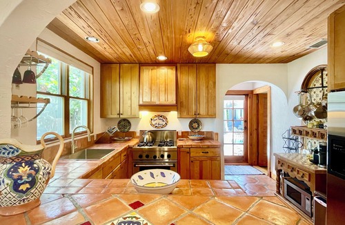 Bel Air House | Cozy Fireplace I Heated Pool I Fully Stocked