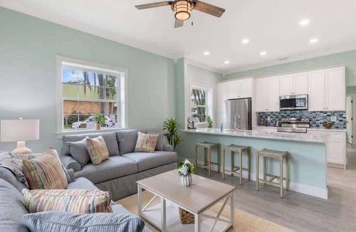 Sebastian Apartment | Cozy first floor waterside condo