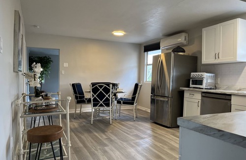 Royal Poinciana Apartment | Cozy fully furnished and accessorized apartment 10 minutes from Hollywood beach