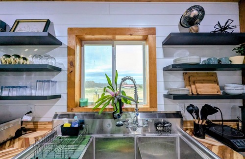 Jackson County Cabin | Cozy Hideaway in Rustic Container Home on Peaceful 10 Acres - Fire pit & Hot tub
