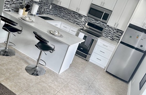 Garden Isles Apartment | Cozy home in Pompano Beach 2 Miles from Beach