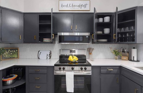 Lee's Summit House | Cozy Home King Beds,Fenced Yard | Sleeps 6