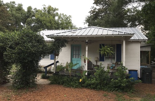 Saint Simons Heights House | Cozy House with a fenced yard