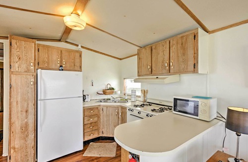 Silver Springs Cabin | Cozy Lakefront Home in Ocala w/Deck, Grill + A/C!