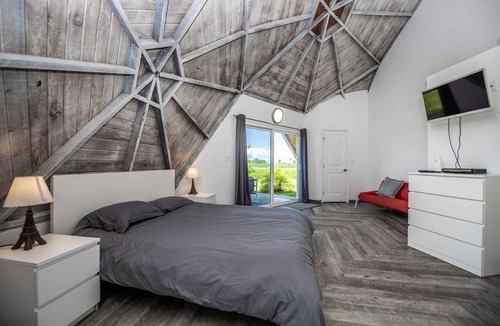 Clermont Cabin | Cozy Lakefront Studio Dome with Kitchen | Nature Retreat Near Orlando