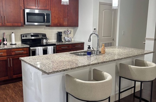 Miramar Apartment | Cozy Modern 2-bedroom apartment in charming Miramar with fitness room