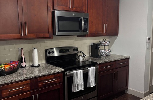 Miramar Apartment | Cozy Modern 2-bedroom apartment in charming Miramar with fitness room