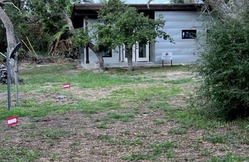 Rockport Cottage | Cozy Modern Cottage with Oak Tree Views near the Pier in Rockport, Texas