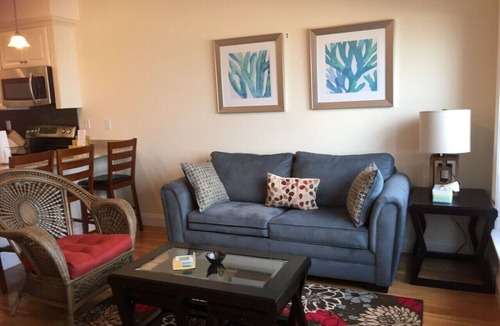 Hampton Condo | Cozy Oceanfront Penthouse w/Private Sunrise Deck