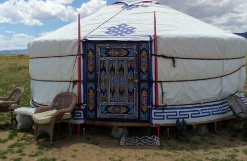 Moffat House | Cozy, off-grid Mongolian Yurt. Pet friendly, next to Joyful Journey hot springs.