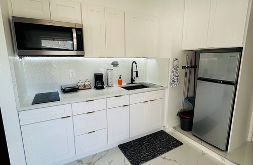 Seminole Apartment | Cozy Private Studio with Hot Tub and Workspace Near Gulf Beaches