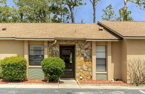 Spring Hill Apartment | Cozy & Spacious 2 beds/2 baths, Washer/Dryer, Free Parking, Spring Hill, FL