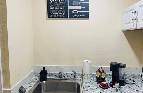 Citrus Park Apartment | Cozy studio in charming Tampa with WiFi, AC
