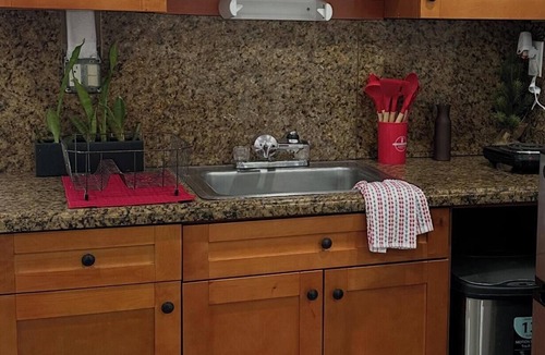 Ludlam Apartment | Cozy Studio in Prime Location-WalkEverywhere ! Restaurants,Hosp,Supermarkets