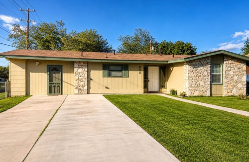 West San Antonio House | Cozy Studio Near Lackland AFB/Seaworld