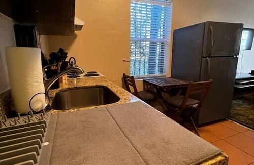 Little Haiti Apartment | Cozy Studio near Wynwood Design district.