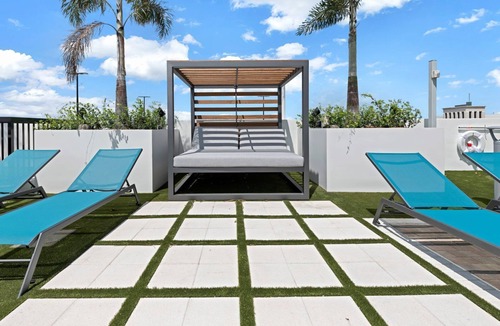 Doral Apartment | Cozy Studio Suite | Partial Golf Views & Pool