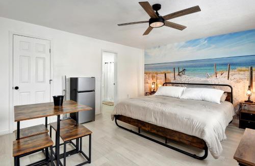 Daytona Beach Shores Hotel | Cozy Studio Suite Near Beach w Kitchenette #11
