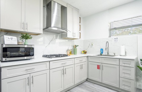 Mount Dora Apartment | Cozy & Stylish Apartment for 4 just 5 Minutes from Downtown