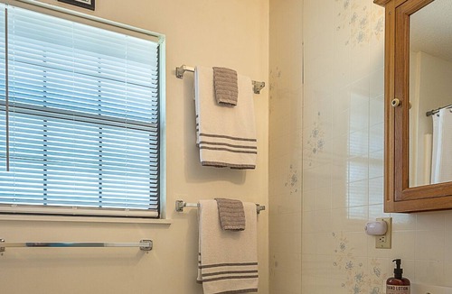 Alligator Point Cottage | Cozy Treehouse Hideaway just Steps to the Beach!