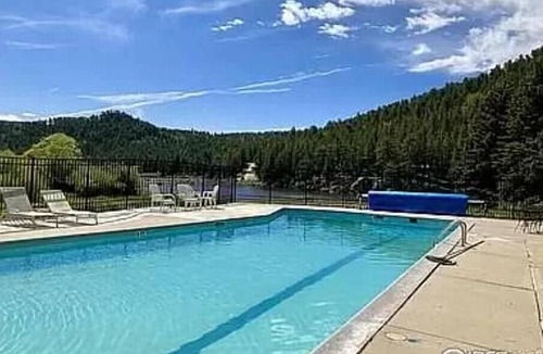 Lyons Ski Chalet | Cozy waterfront chalet at headwaters of Little Thompson river