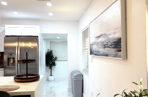 Croissant Park House | COZYHOME 4BD, central Ft. Lauderdale/Airport/Cruise/Beach/Restaurant/Las Olas