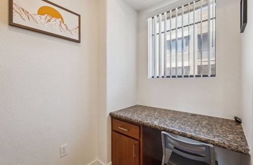 Glendale Sports and Entertainment District Apartment | CozySuites Glendale - Westgate w pool! 14
