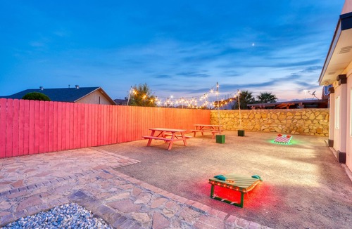 Biggs Field House | Creative Art Space, 5 bedrooms, 3 bathrooms RARE