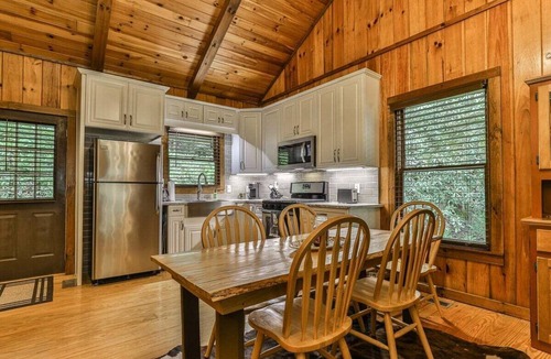Ellijay Cabin | Creekside Fairytale Cabin by Mountain Oasis | Bear Creek Trail Access