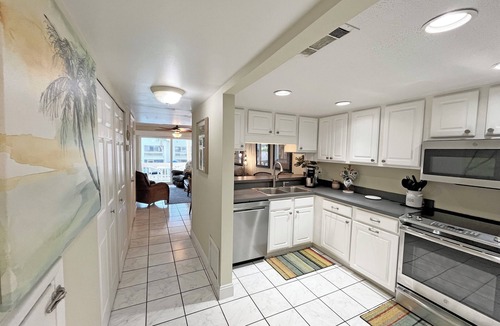 Crescent Beach Condo | Crescent Beach D-10 Four Wind Condo