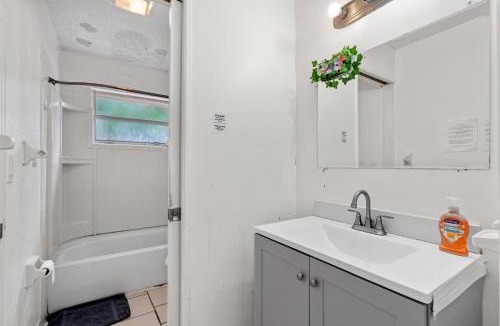 Middle River Terrace Hostel | Crocodhouse eight years hosting