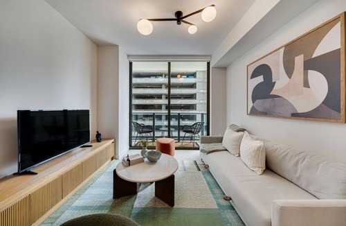 Overtown Condo | Crosby Miami WTC 1BR/1BA Downtown Base ADA #504