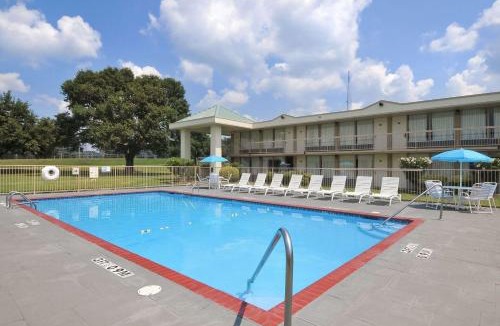 Forrest City Hotel | Crown Inn