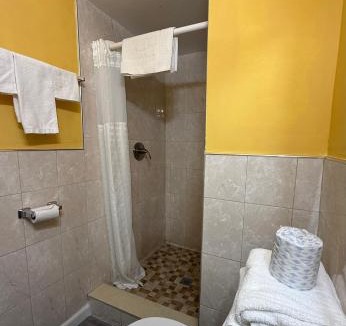 Harbordale Hotel | Crown Inn