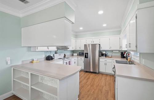 Thomas Drive House | Crystal Lake Oasis:White-Sand Beach | Kayaks | Fire Pit
