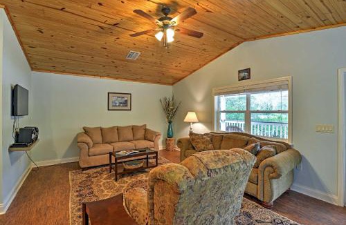 Crystal River House | Crystal River Cottage on 1 Acre w/Deck & Porch!