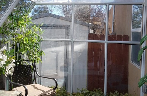 Santa Fe House | Cute and cozy guest house with sun room 2 miles from the historic plaza