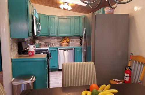 Santa Fe House | Cute and cozy guest house with sun room 2 miles from the historic plaza