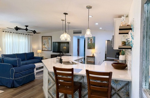 Cortez House | Cute Cortez Water View Getaway