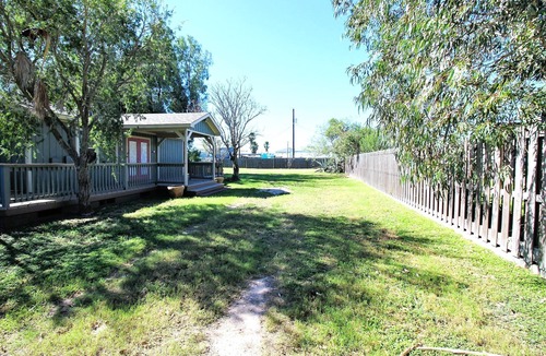 Port Mansfield House | Cute & Cozy! Close to ramps, stores & more!
