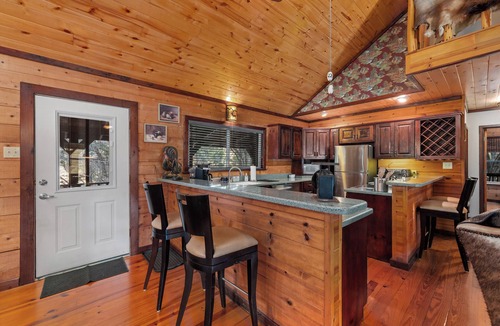 Morgan House | Cute Log Cabin near Lake Whitney in The Canyons
