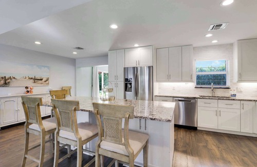 Florida North Atlantic Coast House | Cutting-edge & Cozy 4 Bed 2 Bath North Palm Beach!