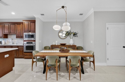 Pompano Beach Villa | Daisy Townhouse Villas Step from the beach
